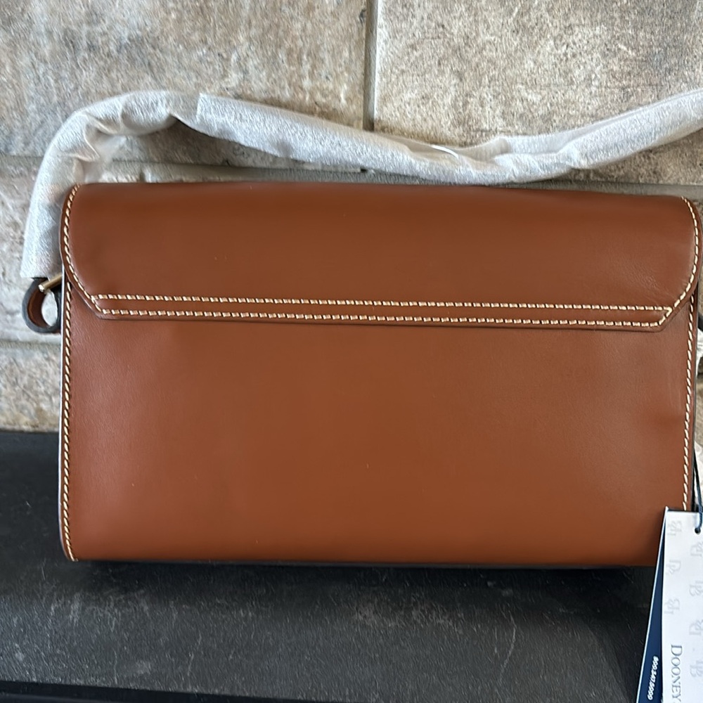 NWT Dooney & Bourke shoulder bag - Picture 2 of 4